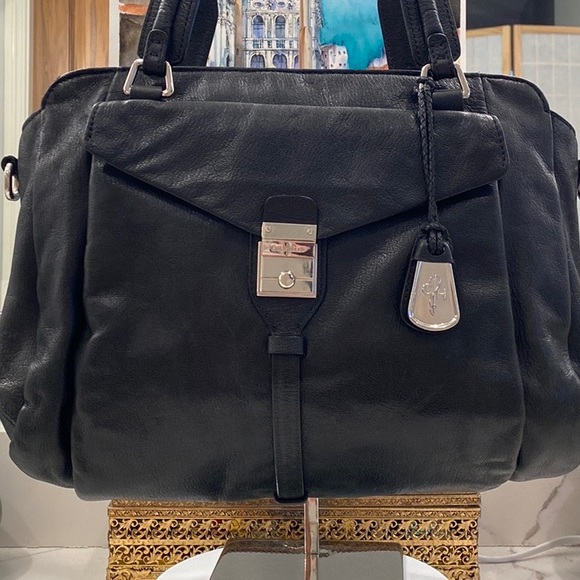 Cole Haan - Classic Black Leather Shoulder Bag - EUC - Picture 3 of 17